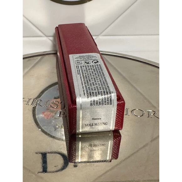 KJAER WEIS  Volumizing Mascara - BLACK -NEW in BOX - Picture 2 of 2